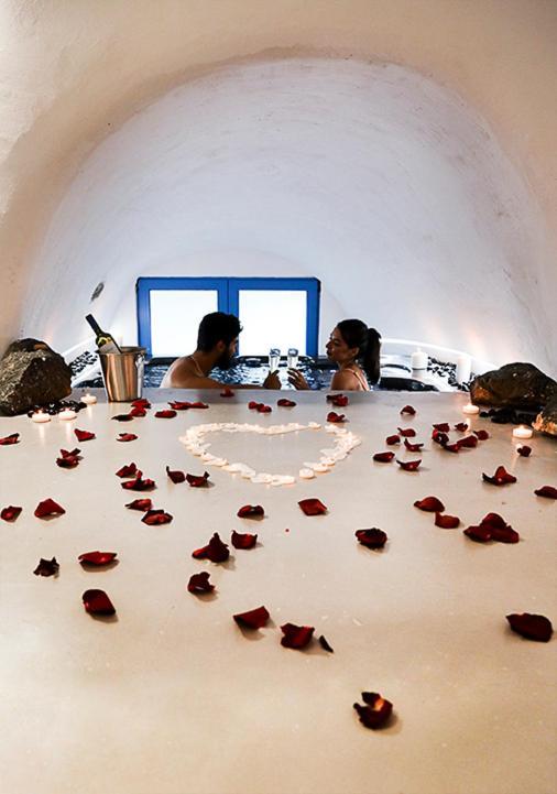 פירוסטפני Rafael' S Mediteranian Cave Suites מראה חיצוני תמונה