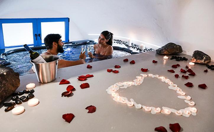 פירוסטפני Rafael' S Mediteranian Cave Suites מראה חיצוני תמונה